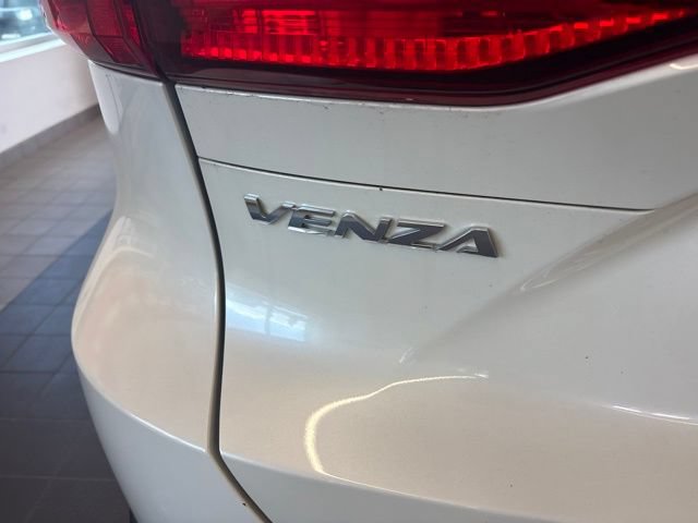 Used 2021 Toyota Venza LE AWD/4WD image 32