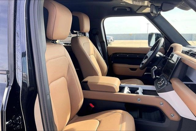 New 2026 Land Rover Defender 110 X-Dynamic SE image 12