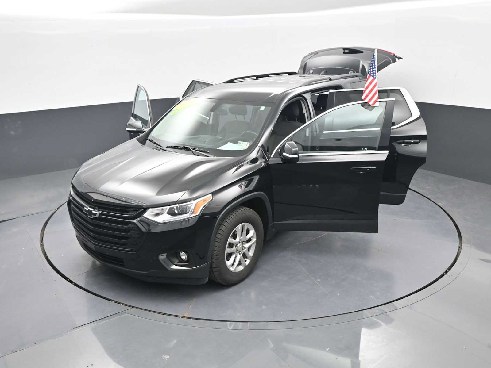 Used 2020 Chevrolet Traverse LT w/ LPO, Blackout Package AWD/4WD image 45