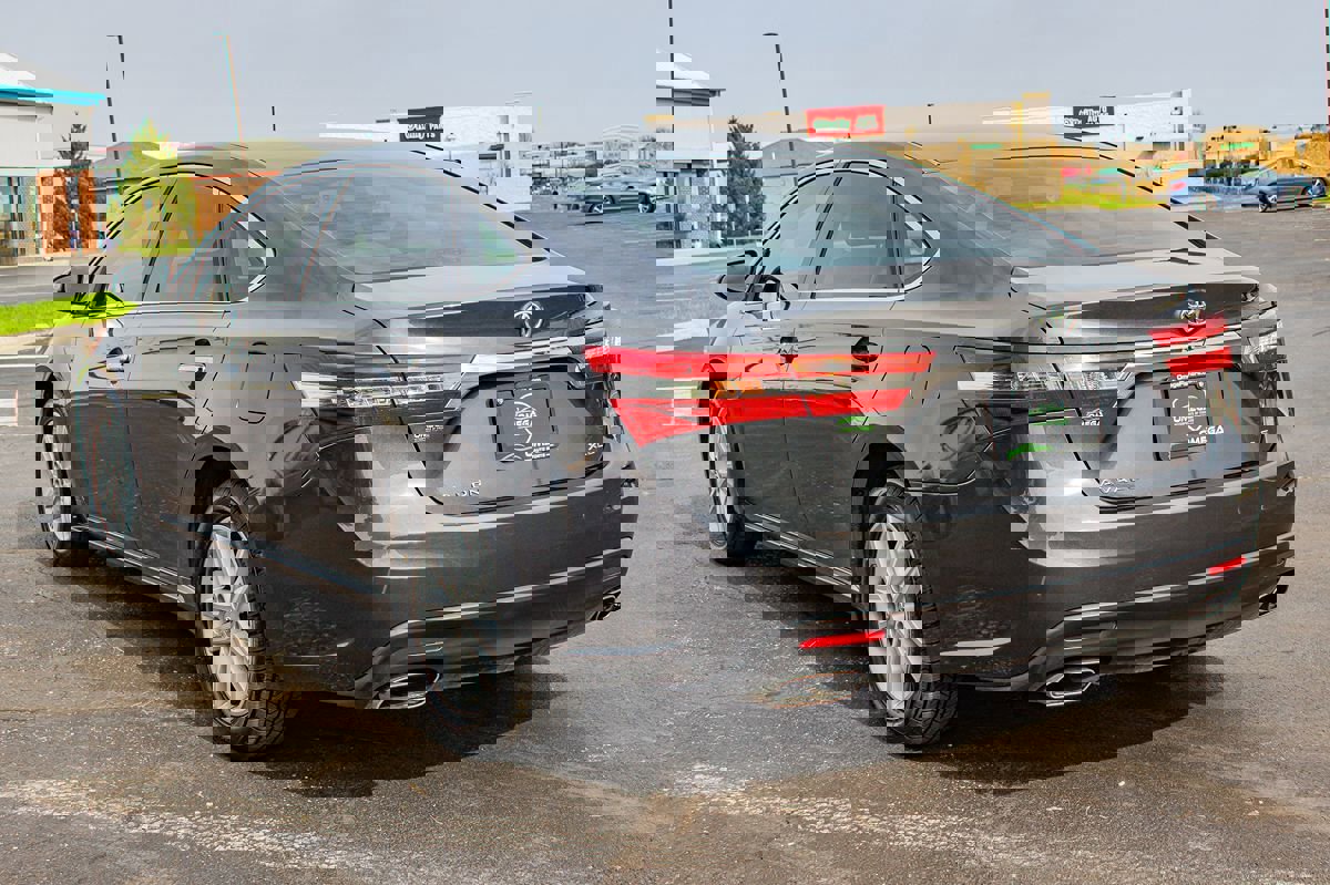 Used 2013 Toyota Avalon XLE image 7