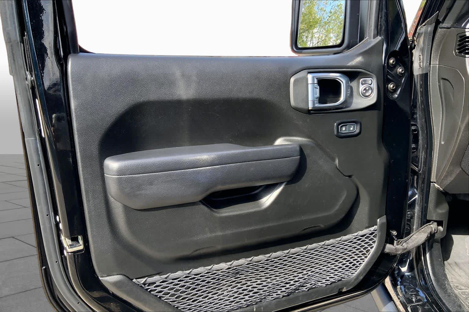 Used 2023 Jeep Wrangler Unlimited w/ Cold Weather Group AWD/4WD image 22