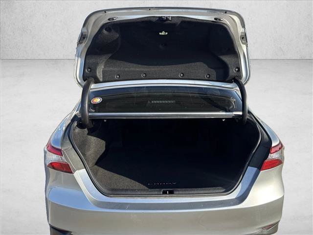 Used 2019 Toyota Camry LE FWD image 4