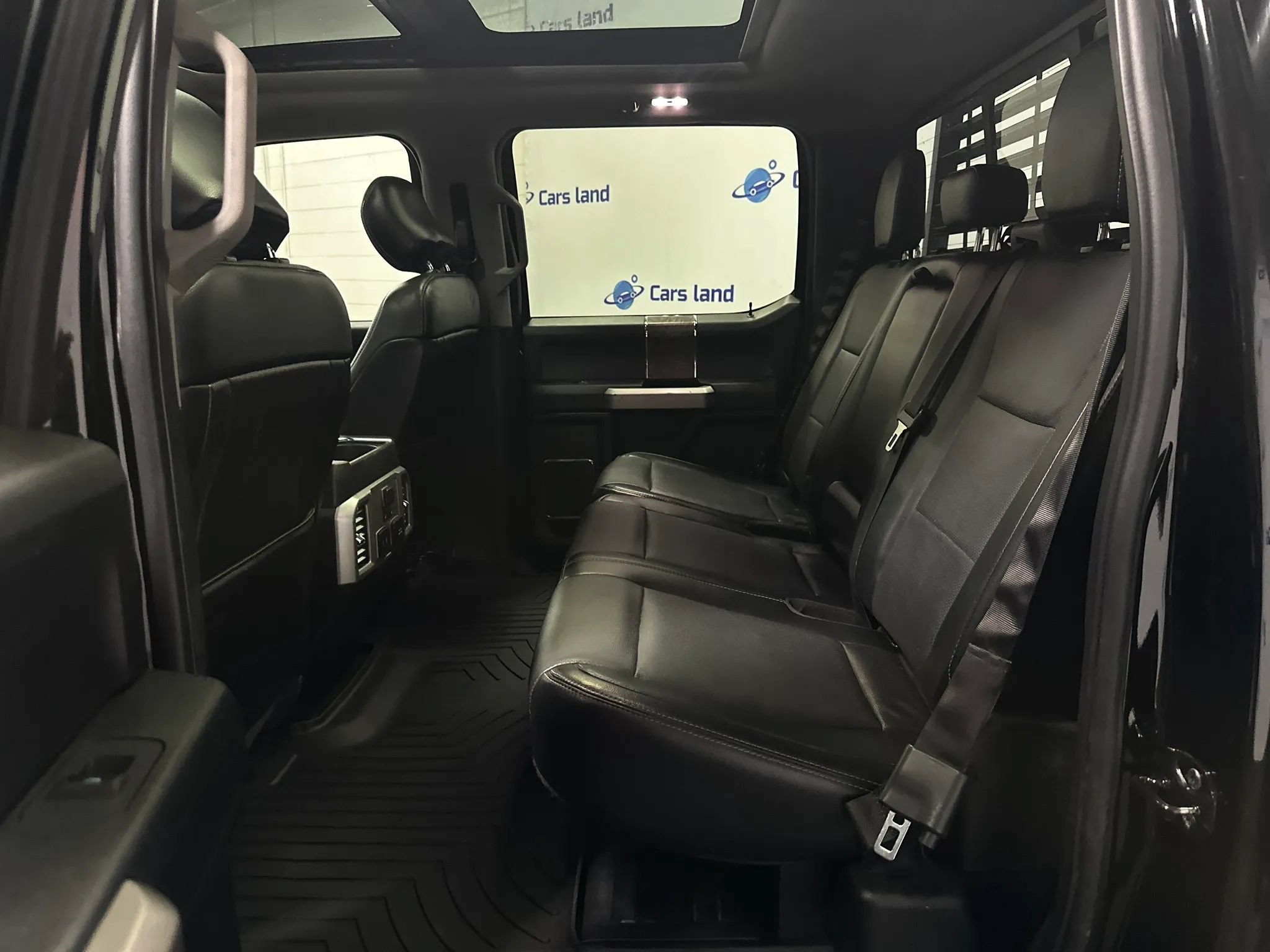 Used 2017 Ford F250 Lariat w/ Lariat Ultimate Package AWD/4WD image 15