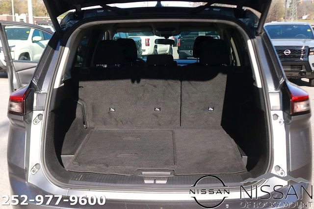 Used 2024 Nissan Rogue SV image 15