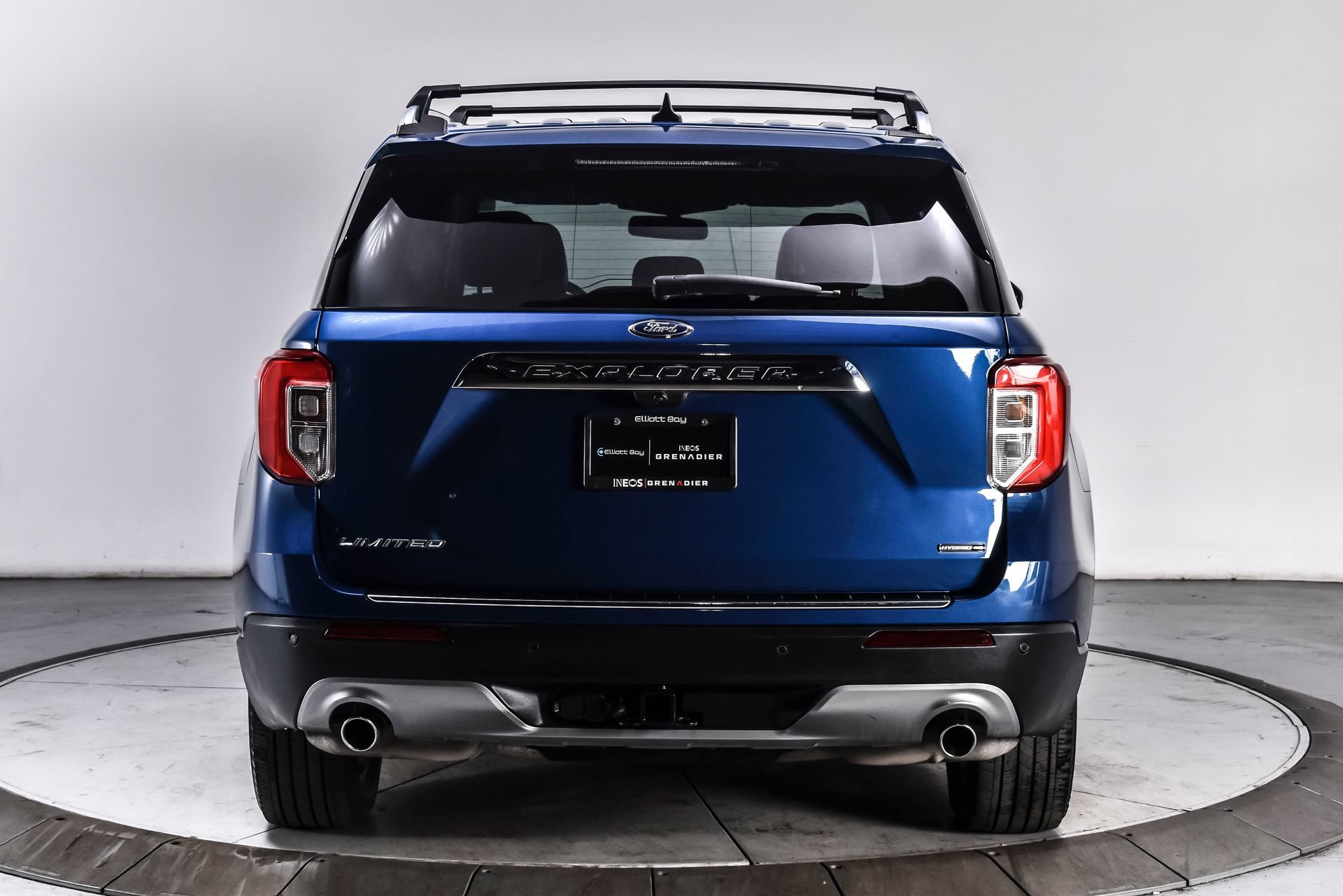 Used 2023 Ford Explorer Limited AWD/4WD image 5