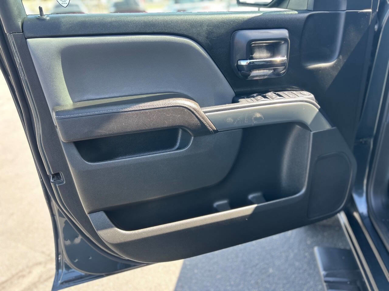 Used 2017 Chevrolet Silverado 1500 LT w/ All Star Edition AWD/4WD image 8