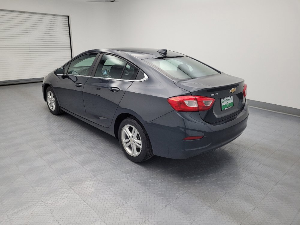 Used 2017 Chevrolet Cruze LT FWD image 3