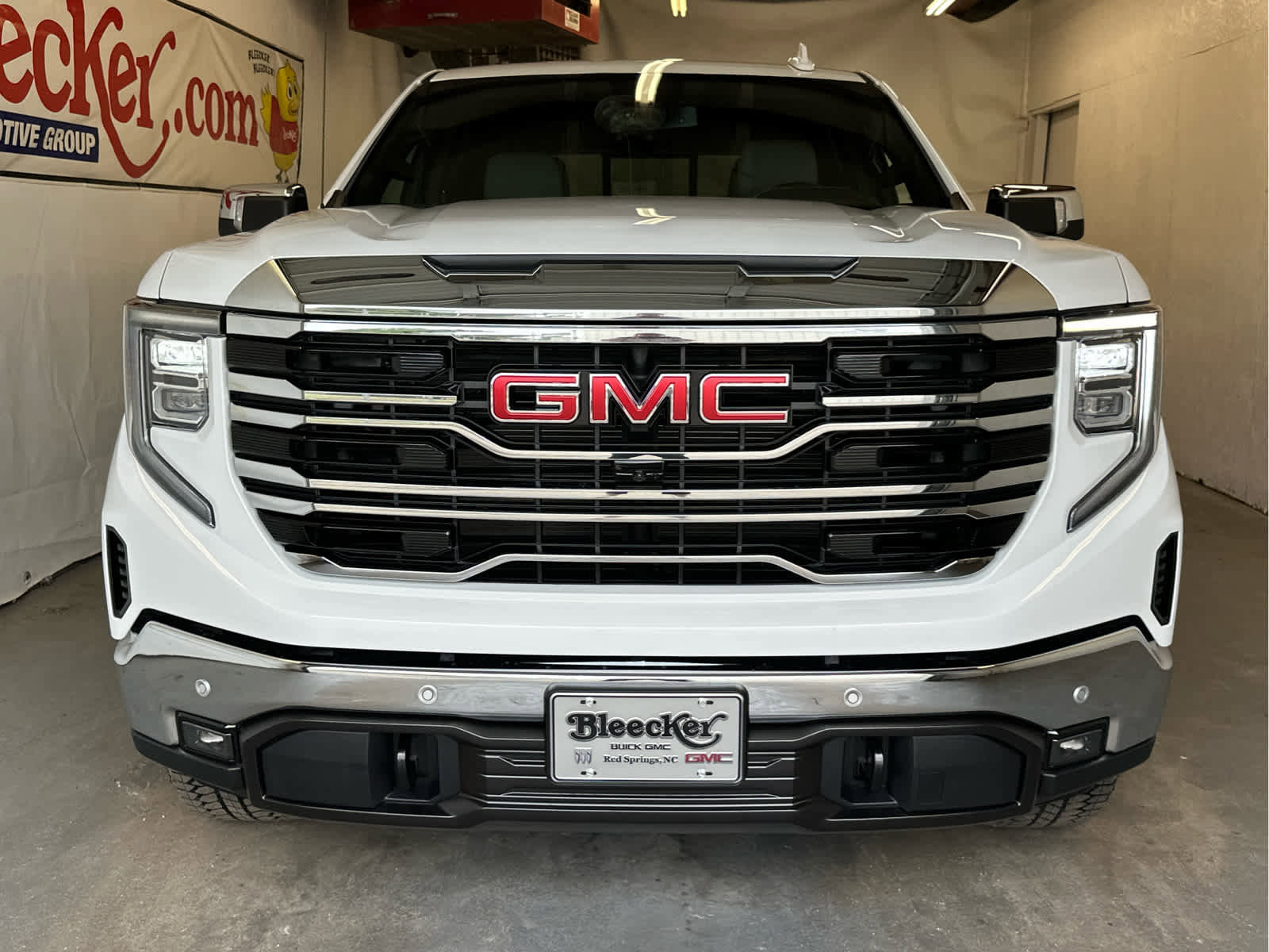 New 2026 GMC Sierra 1500 SLT w/ SLT Premium Plus Package image 3
