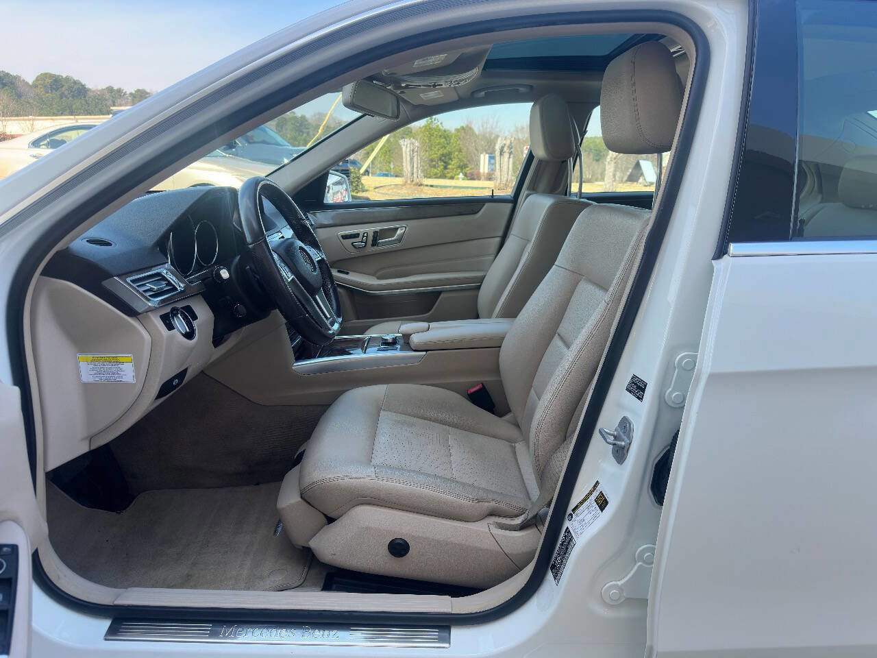 Used 2014 Mercedes-Benz E 350 4MATIC Sedan image 4