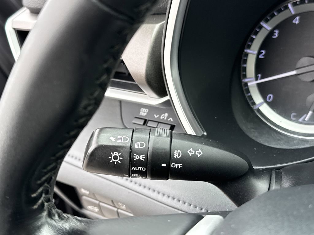 Used 2023 Toyota Highlander XLE FWD image 29