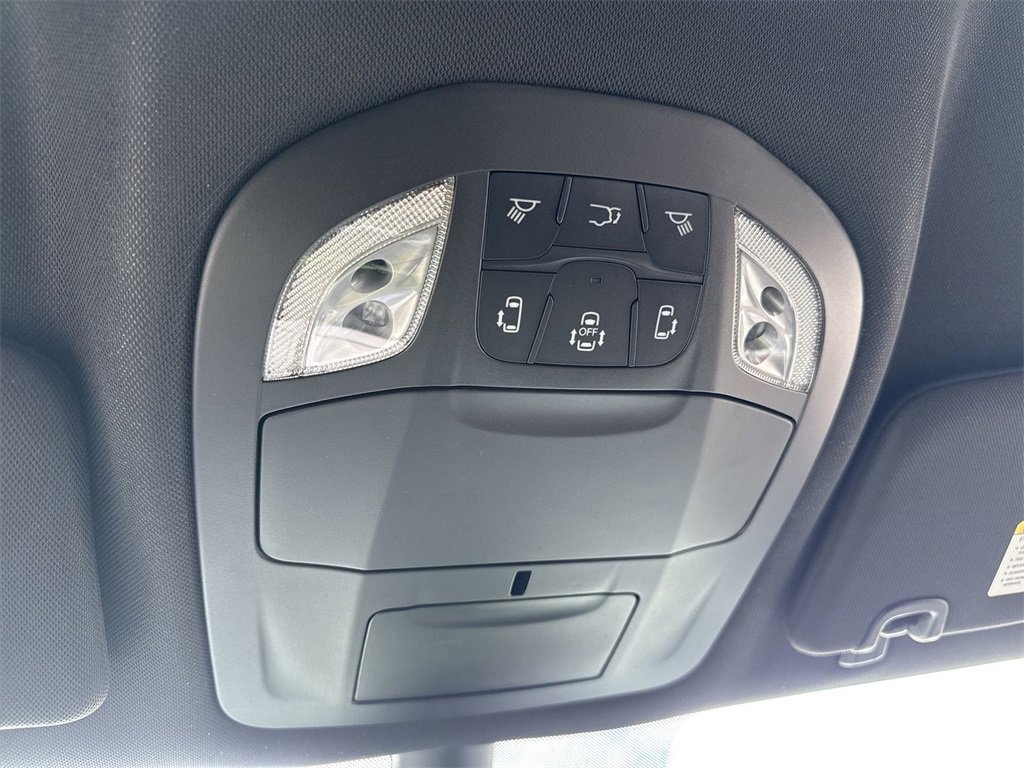 New 2026 Chrysler Pacifica Select image 16