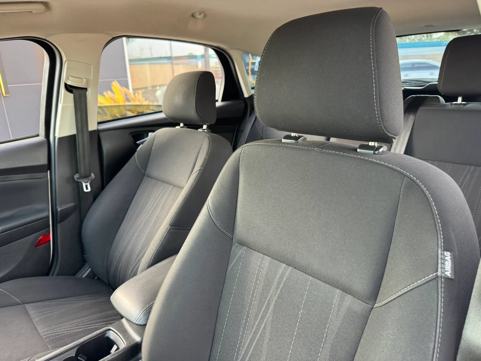 Used 2018 Ford Focus SE FWD image 15