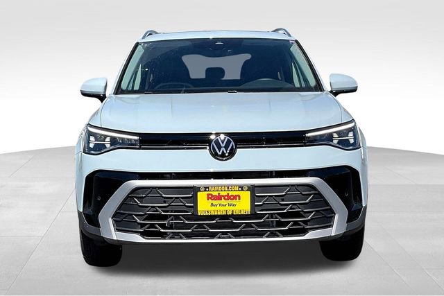 New 2025 Volkswagen Taos SE image 15