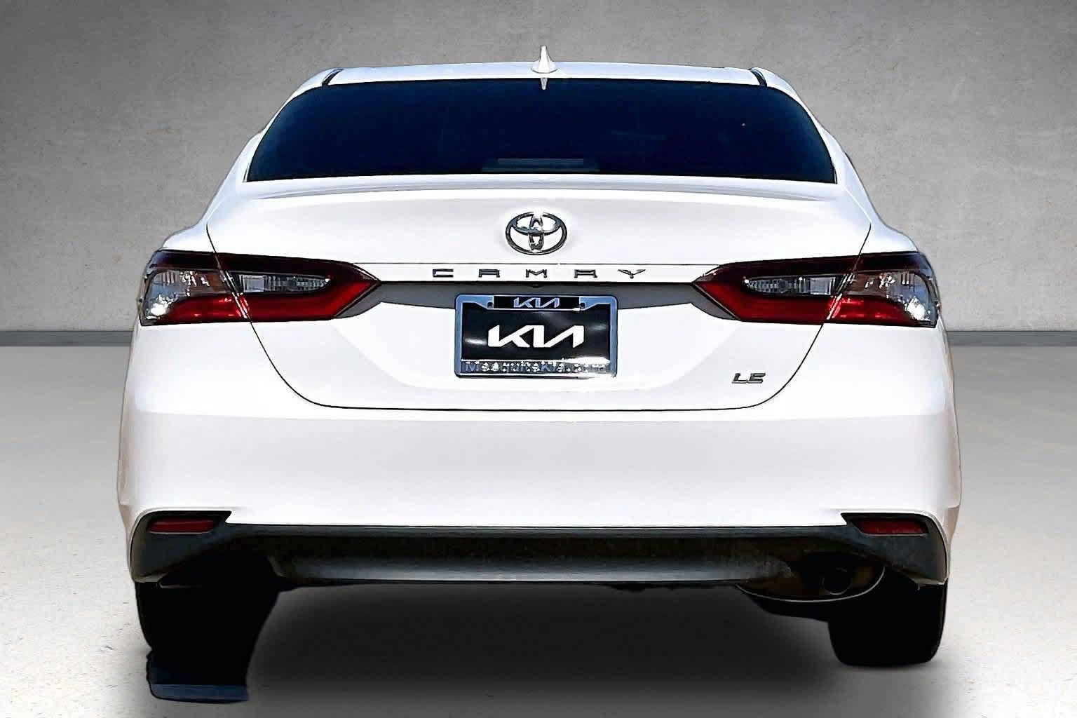 Used 2021 Toyota Camry LE FWD image 5