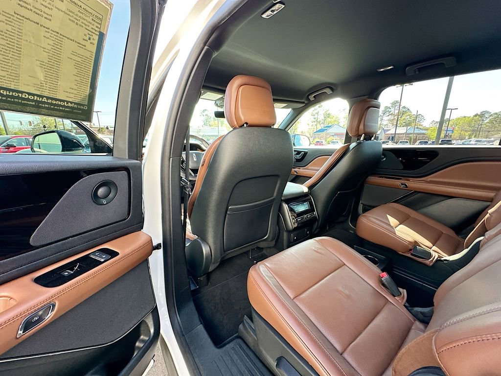 Used 2020 Lincoln Aviator Reserve w/ Elements Package Plus image 17