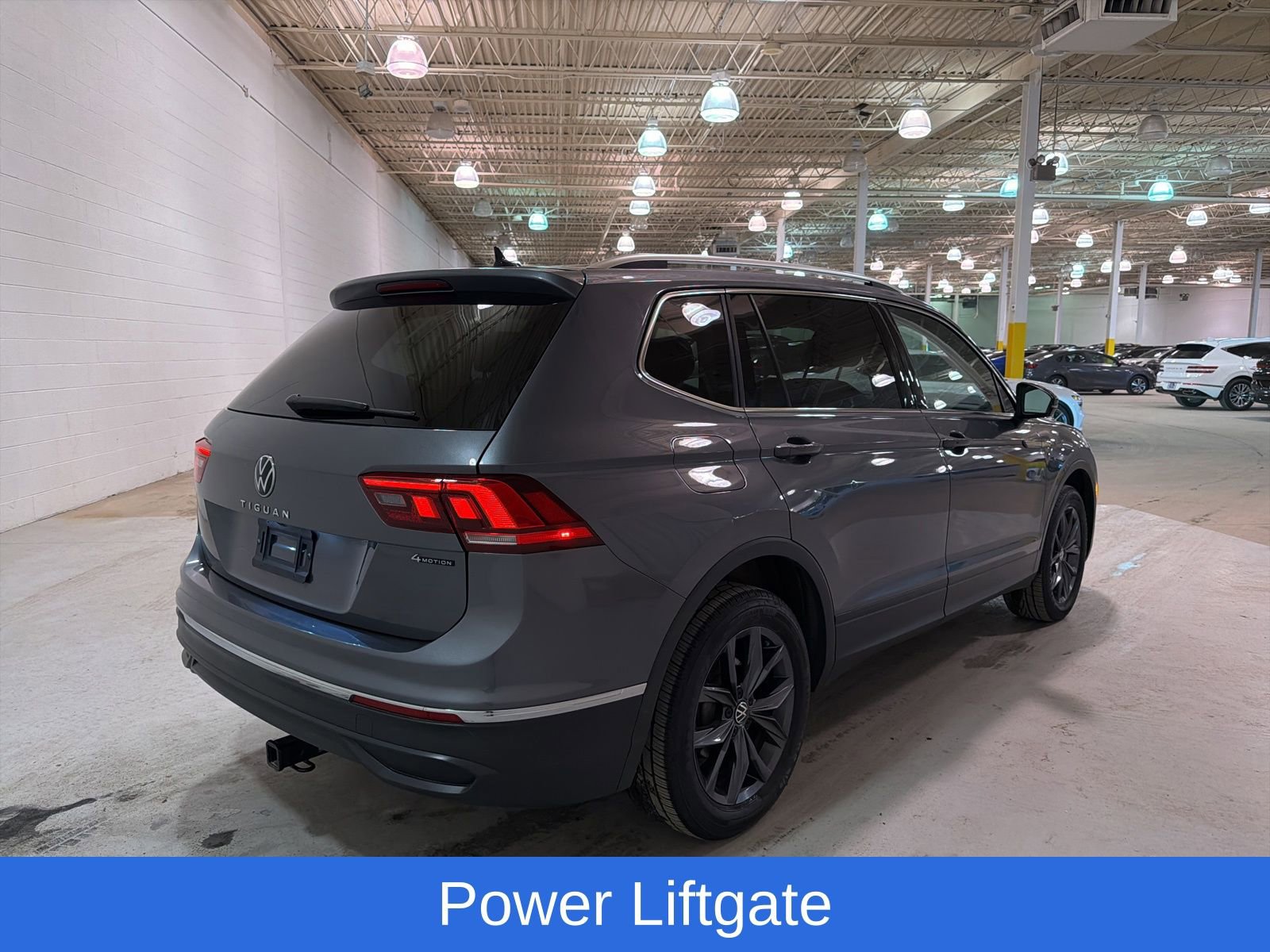 Used 2022 Volkswagen Tiguan SE image 3