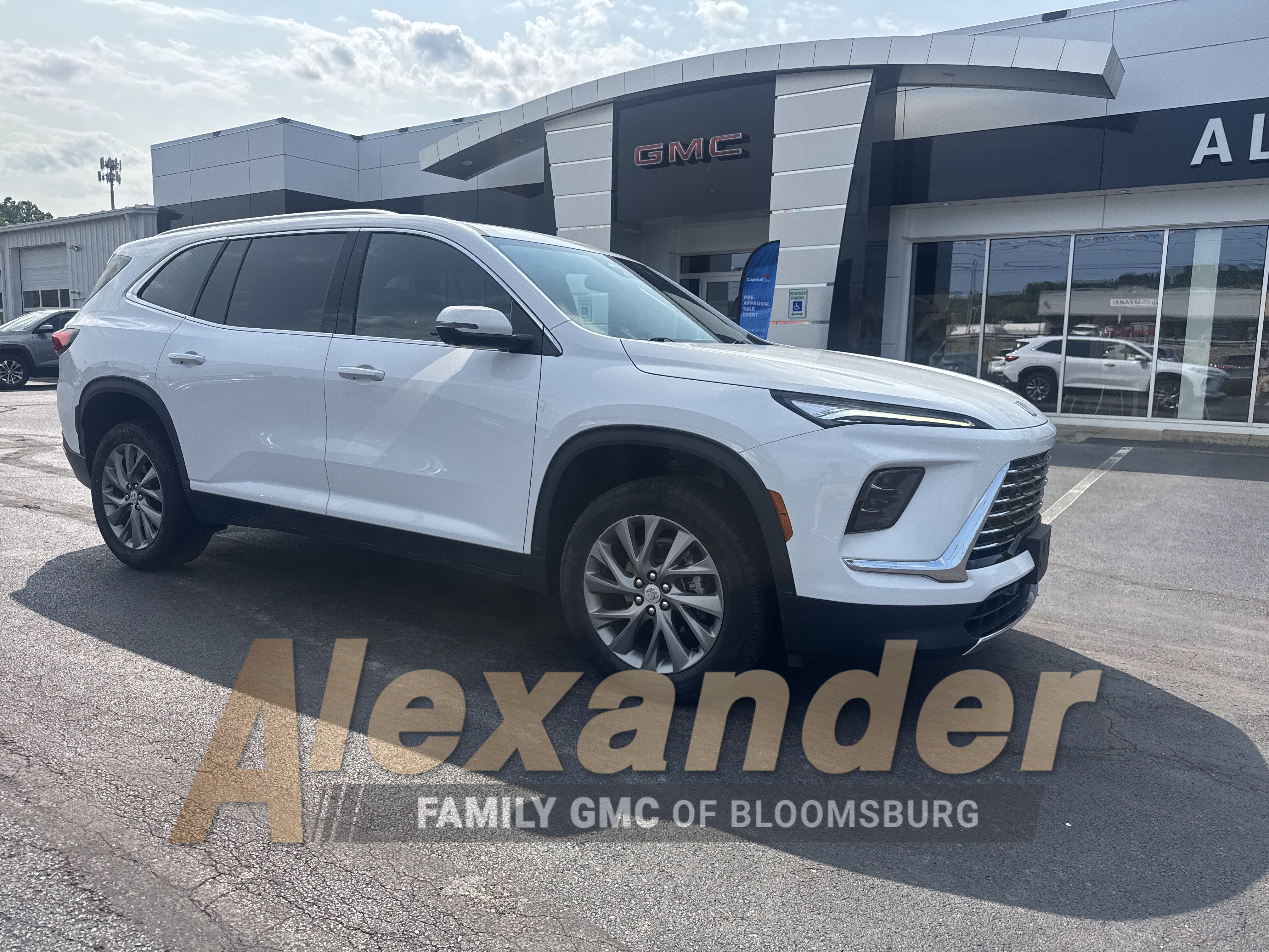 Used 2026 Buick Enclave Preferred AWD/4WD image 1