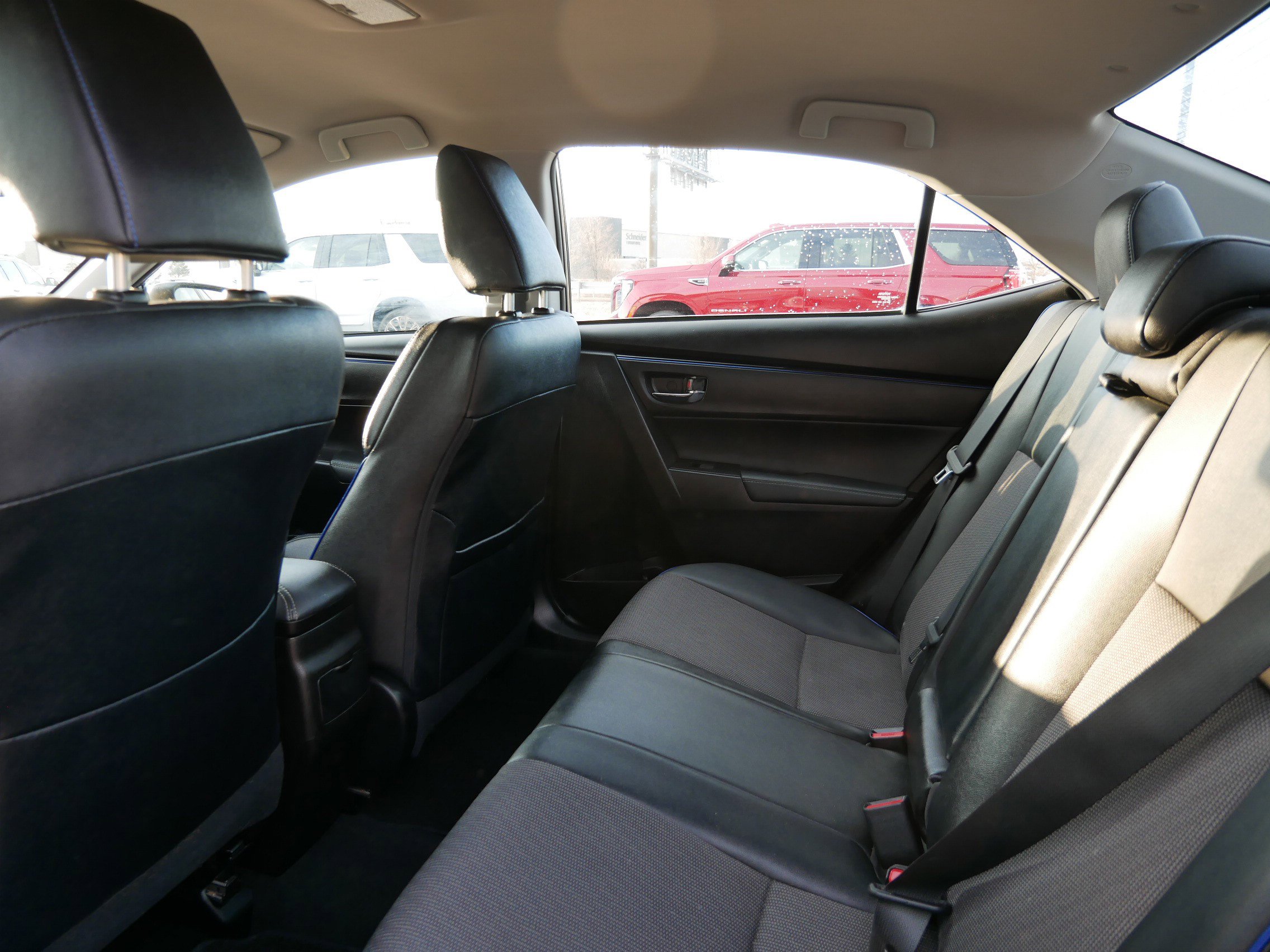 Used 2017 Toyota Corolla SE image 10