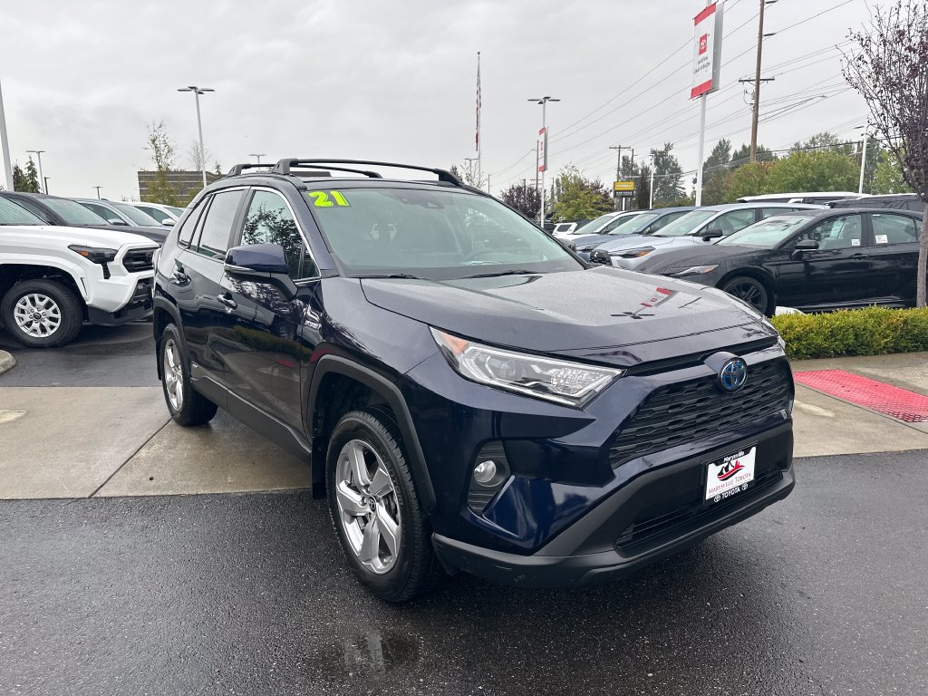 Used 2021 Toyota RAV4 XLE Premium AWD/4WD image 7
