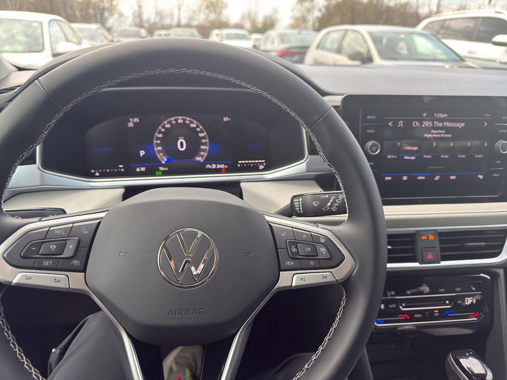 Used 2026 Volkswagen Taos SE FWD image 15
