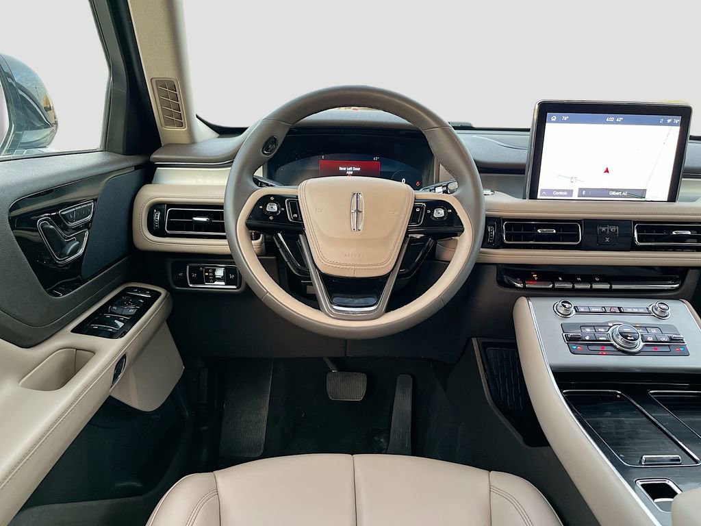 Used 2023 Lincoln Aviator AWD w/ Elements Package image 22