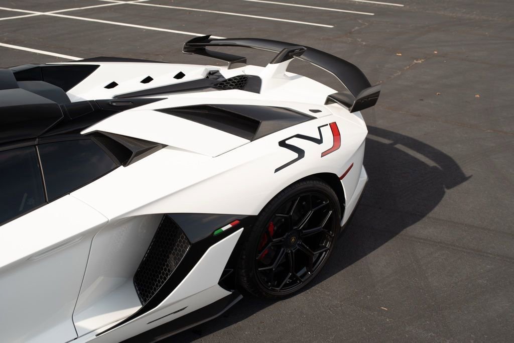 Used 2021 Lamborghini Aventador SVJ image 25