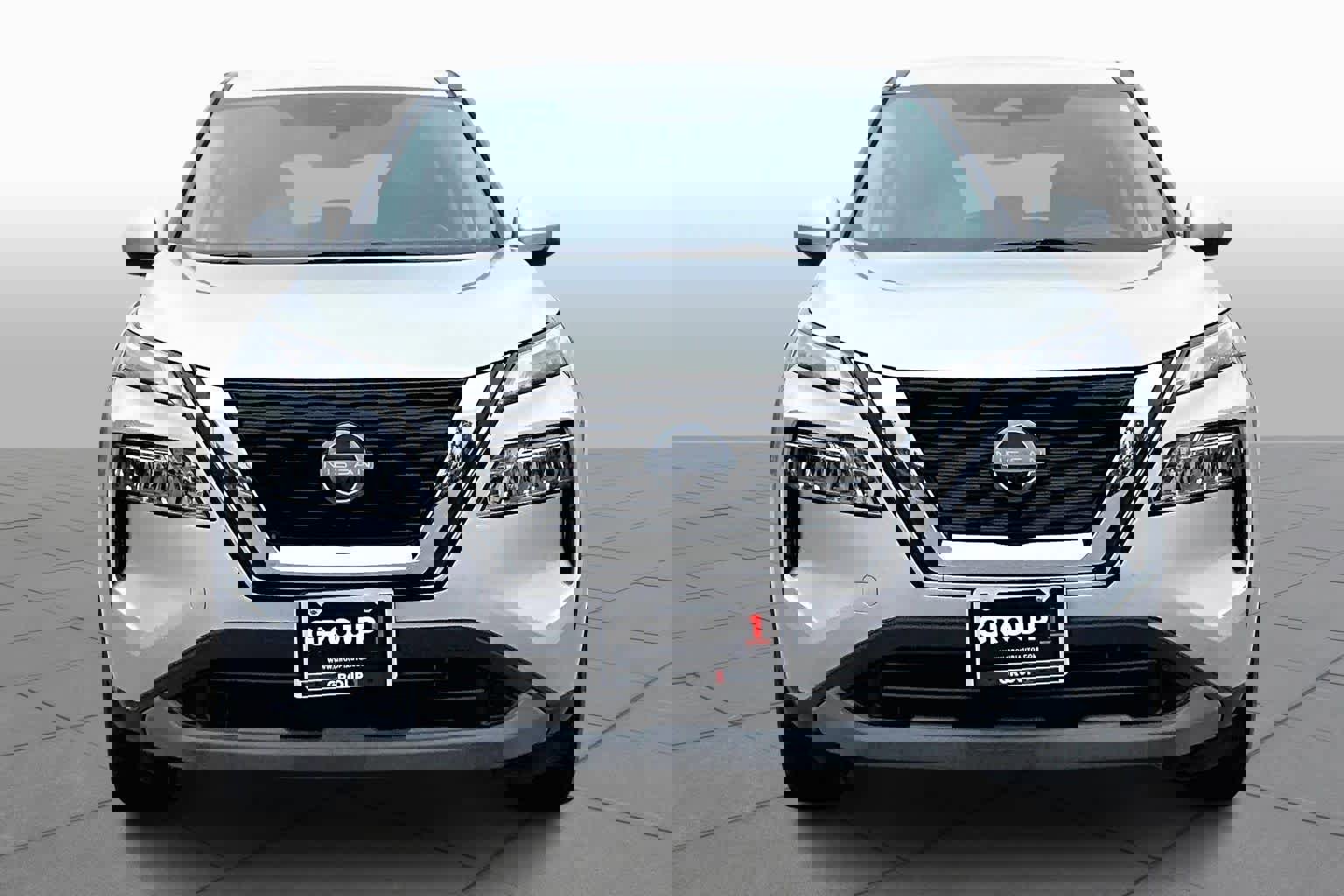 Used 2022 Nissan Rogue SV image 2