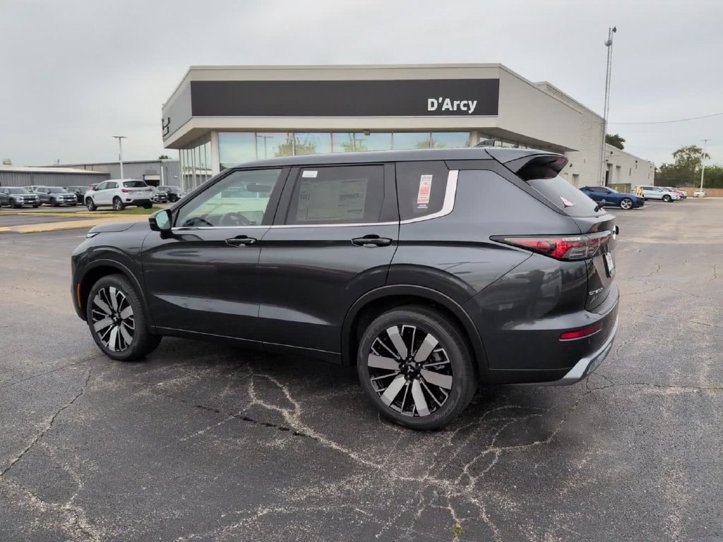New 2026 Mitsubishi Outlander SE AWD/4WD image 10