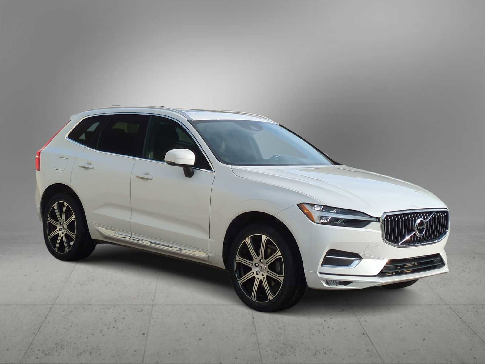 Used 2021 Volvo XC60 T5 Inscription image 2