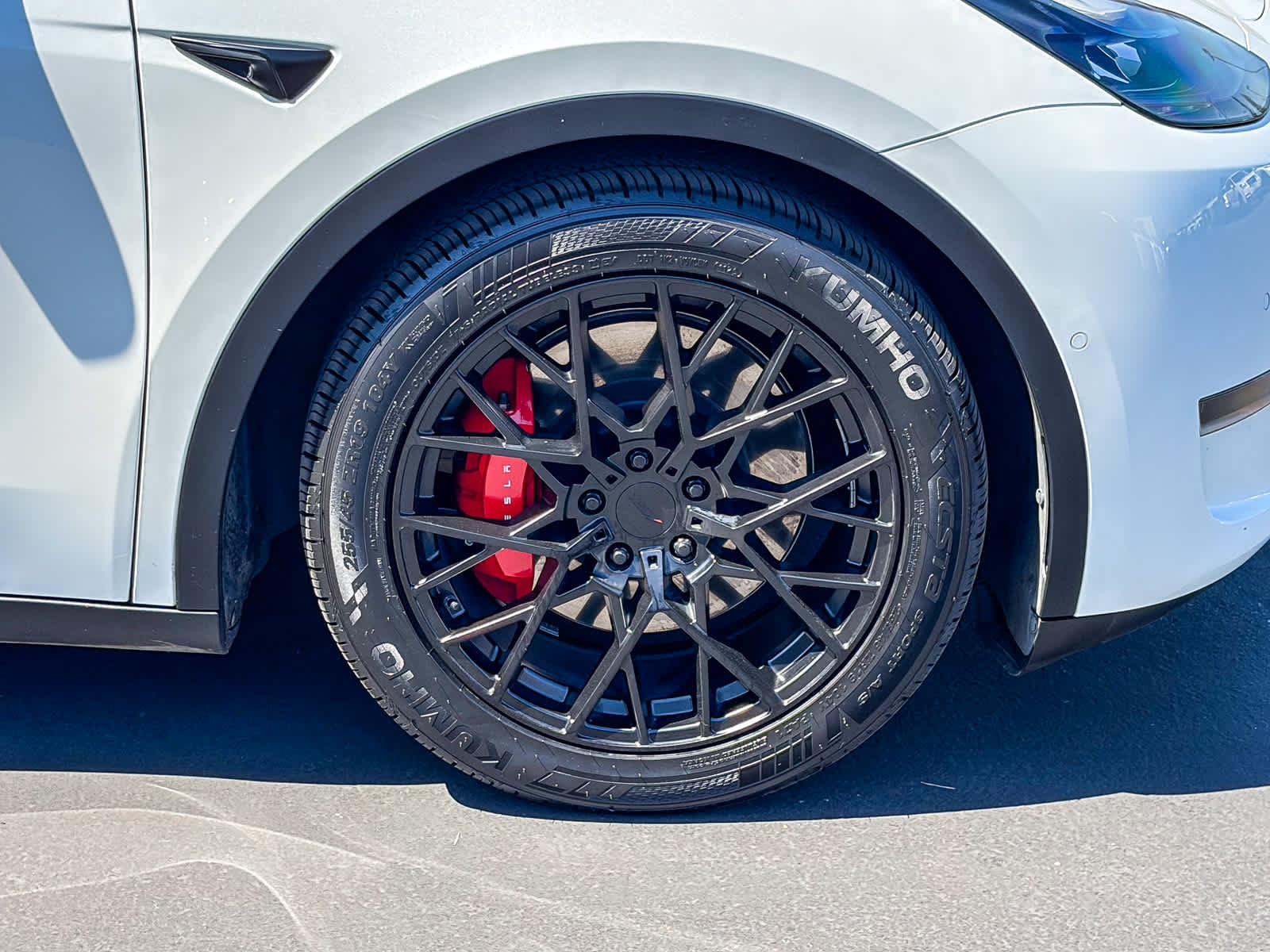Used 2022 Tesla Model Y Performance AWD/4WD image 9