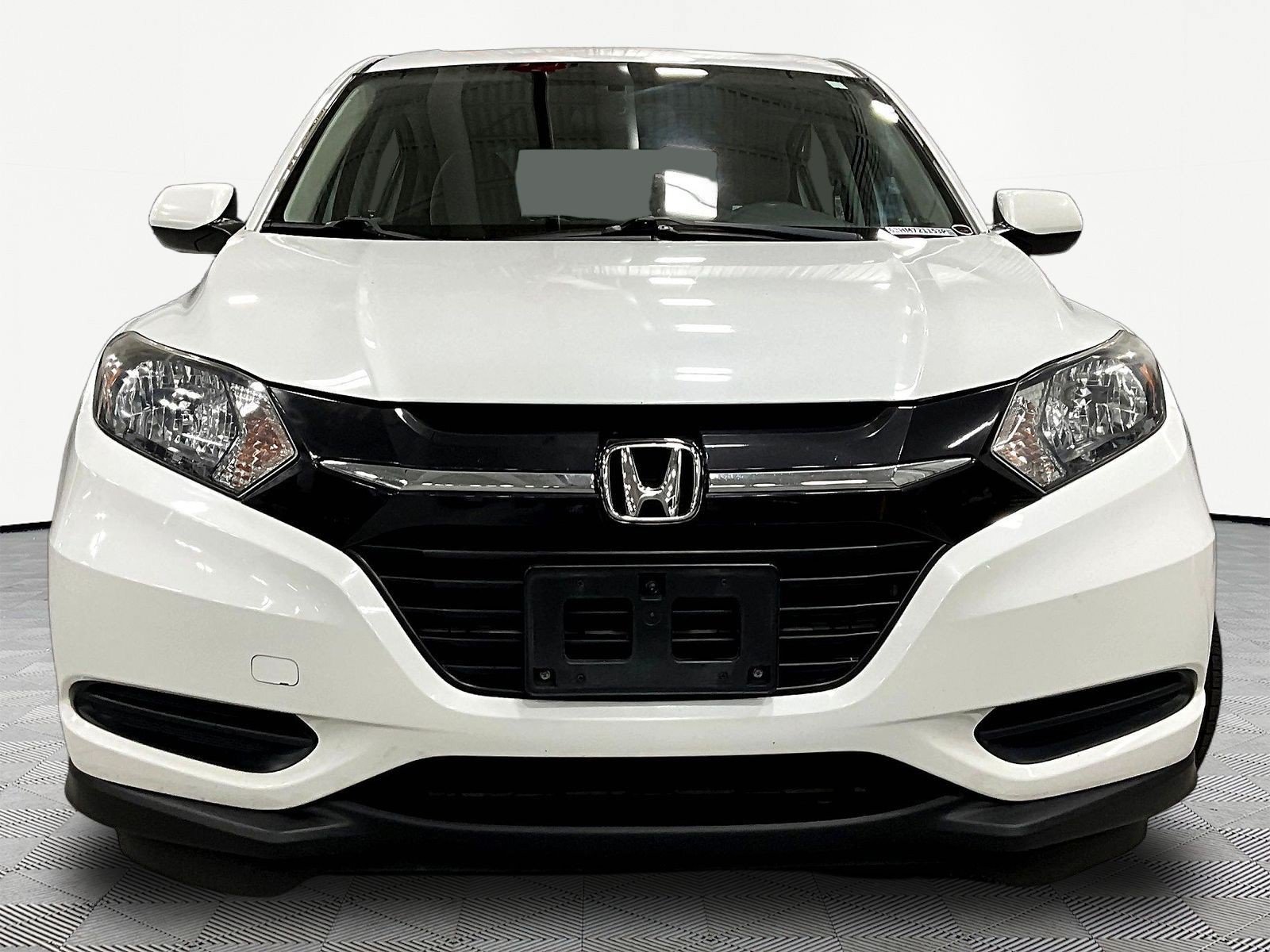 Used 2017 Honda HR-V LX image 2
