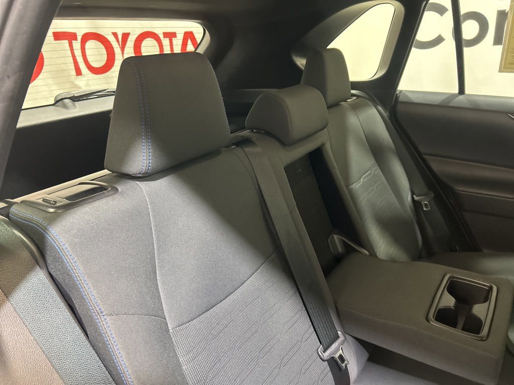 Used 2023 Toyota RAV4 SE image 18