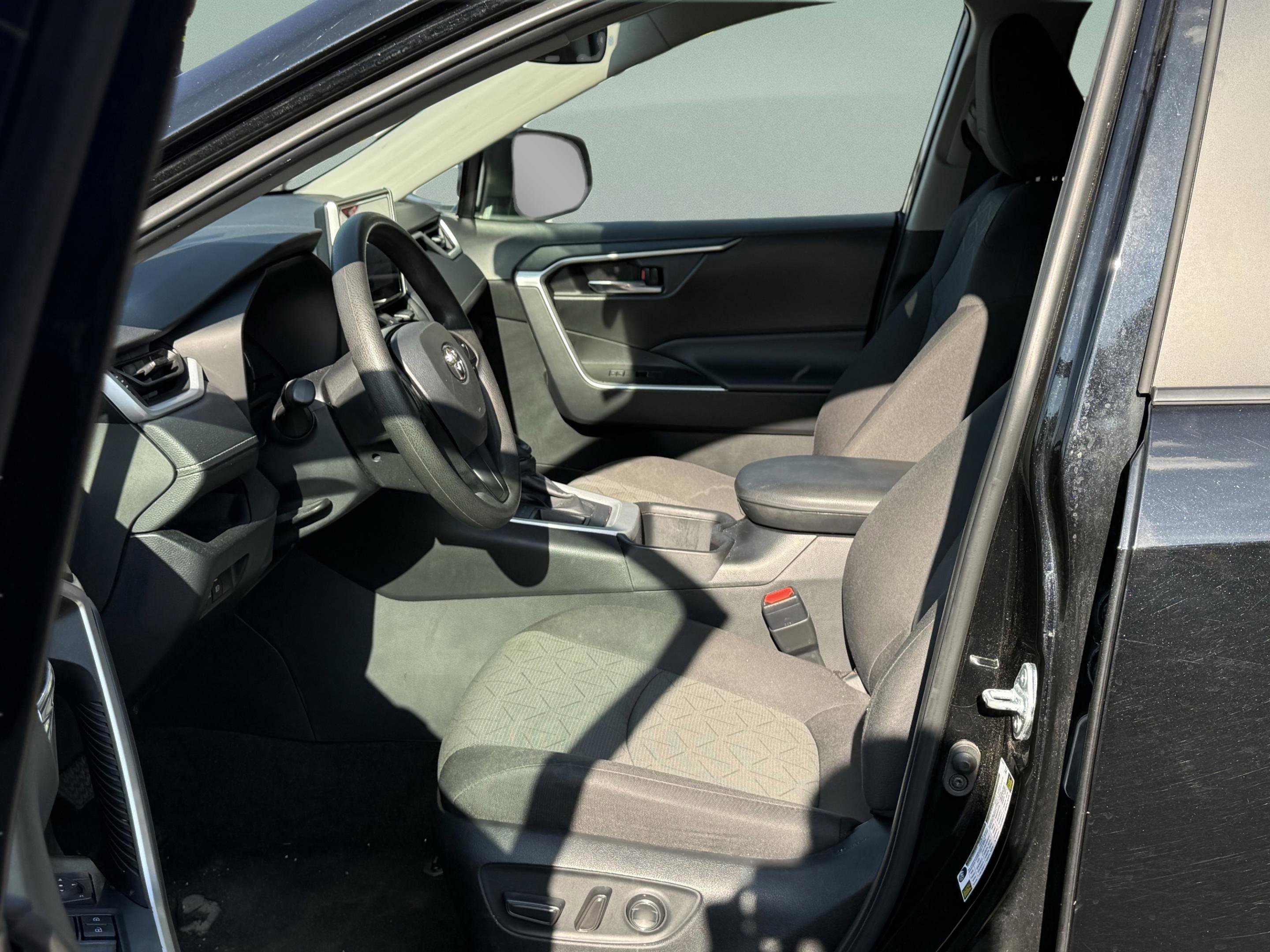 Used 2024 Toyota RAV4 XLE image 10