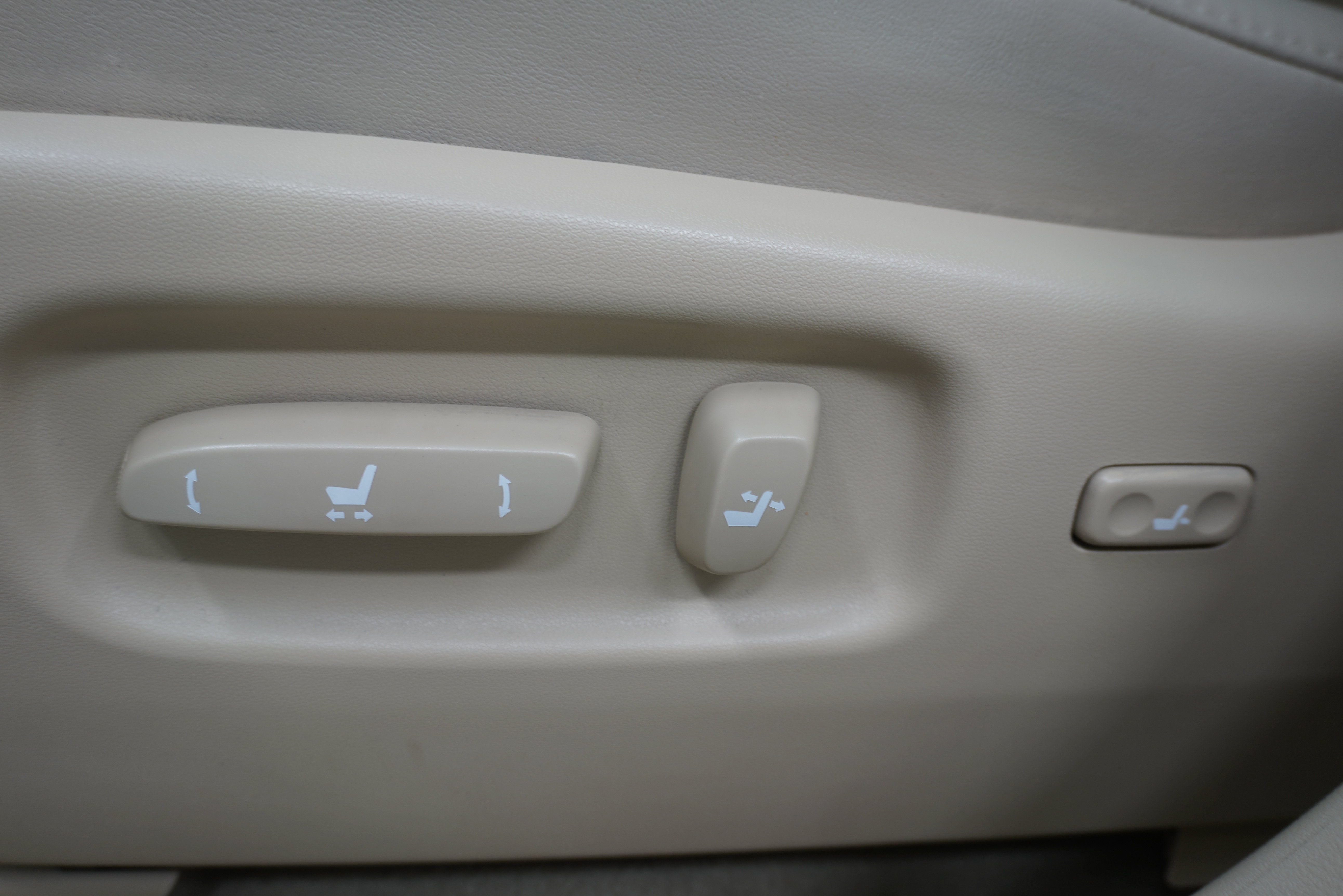 Used 2012 Lexus RX 350 FWD w/ Premium Pkg image 13
