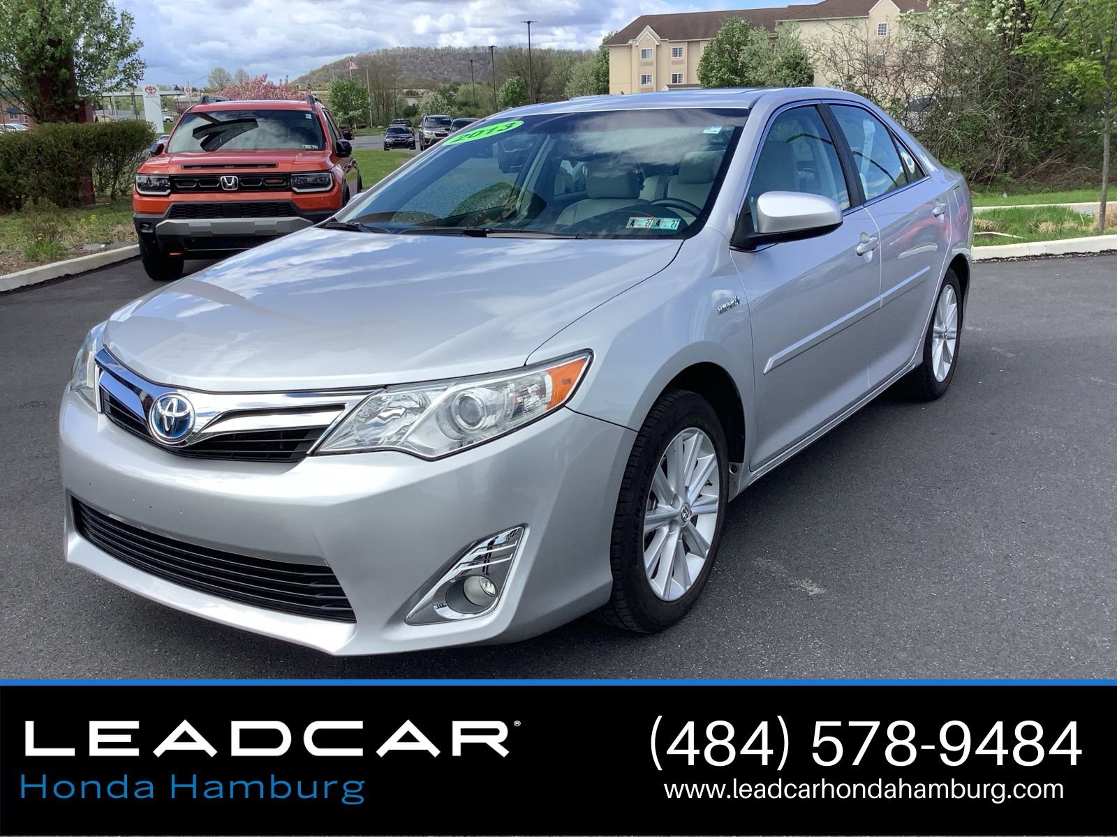 Used 2013 Toyota Camry XLE w/ Leather Pkg FWD image 2