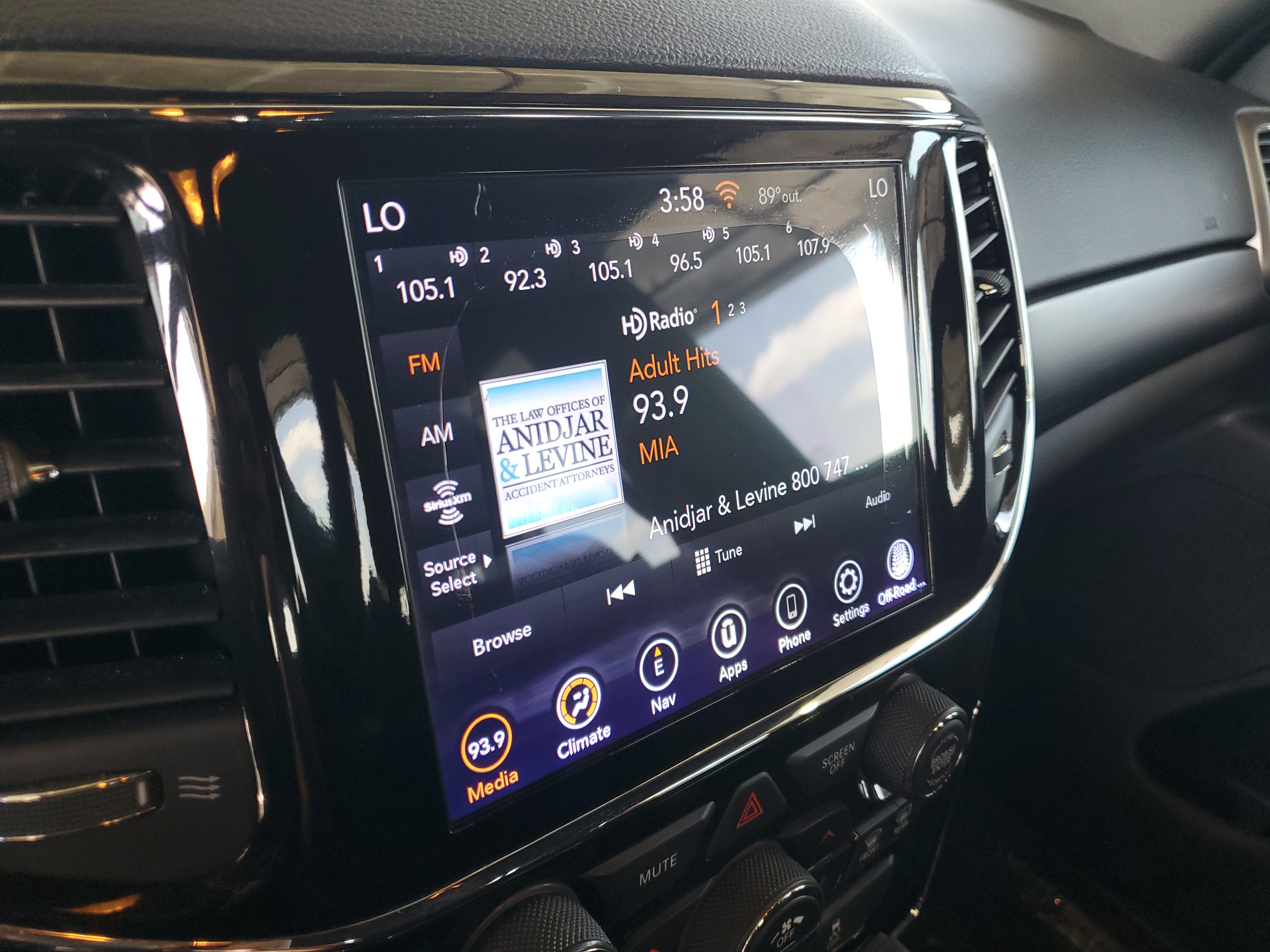 Certified 2022 Jeep Grand Cherokee Laredo E AWD/4WD image 26