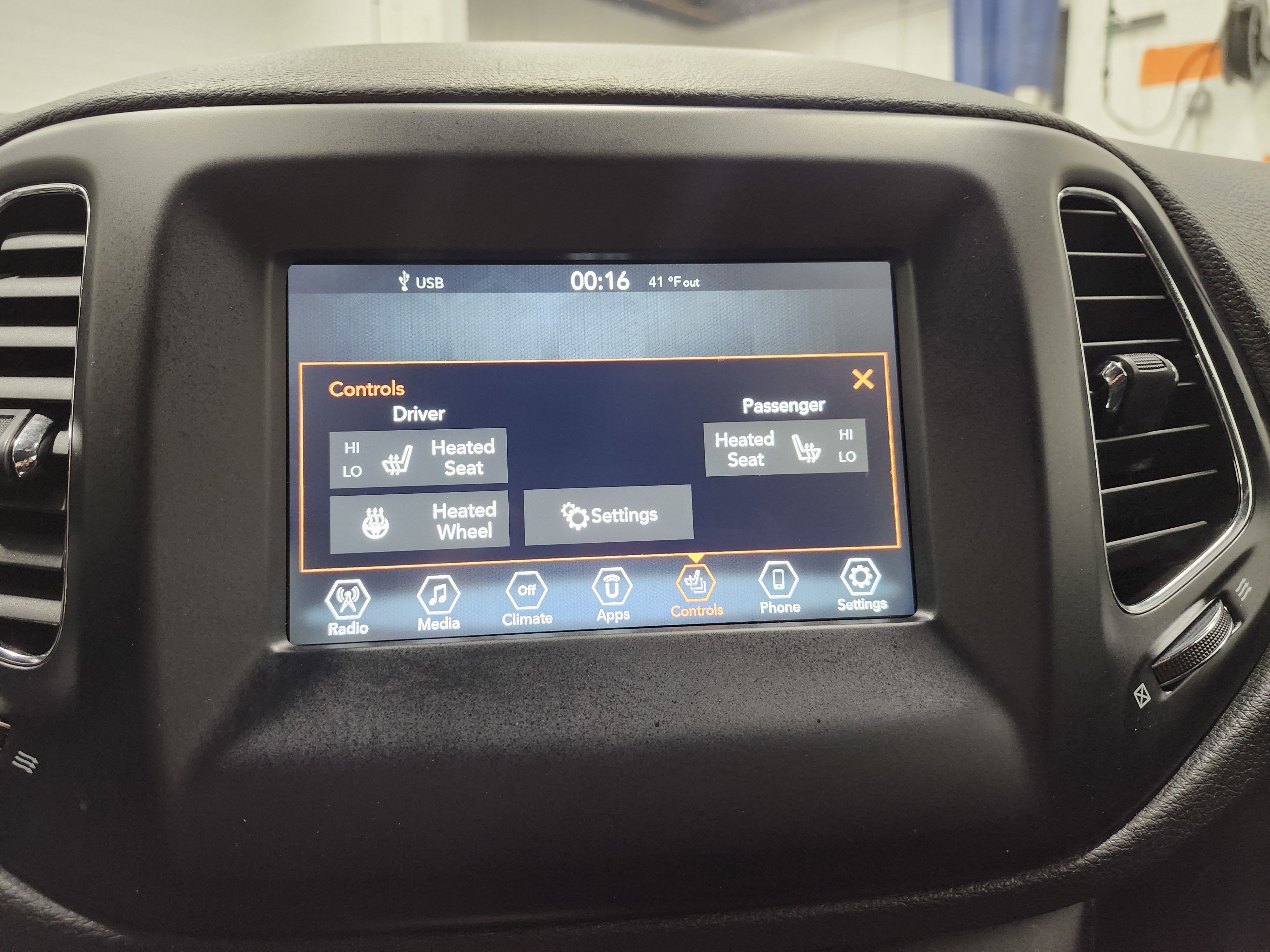 Used 2021 Jeep Compass Latitude w/ Convenience Group image 6