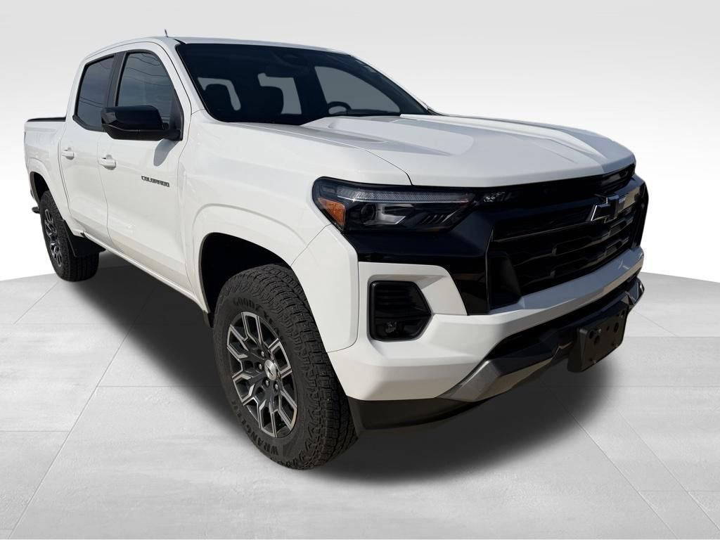 Used 2024 Chevrolet Colorado Z71 w/ Z71 Convenience Package 2 AWD/4WD image 4