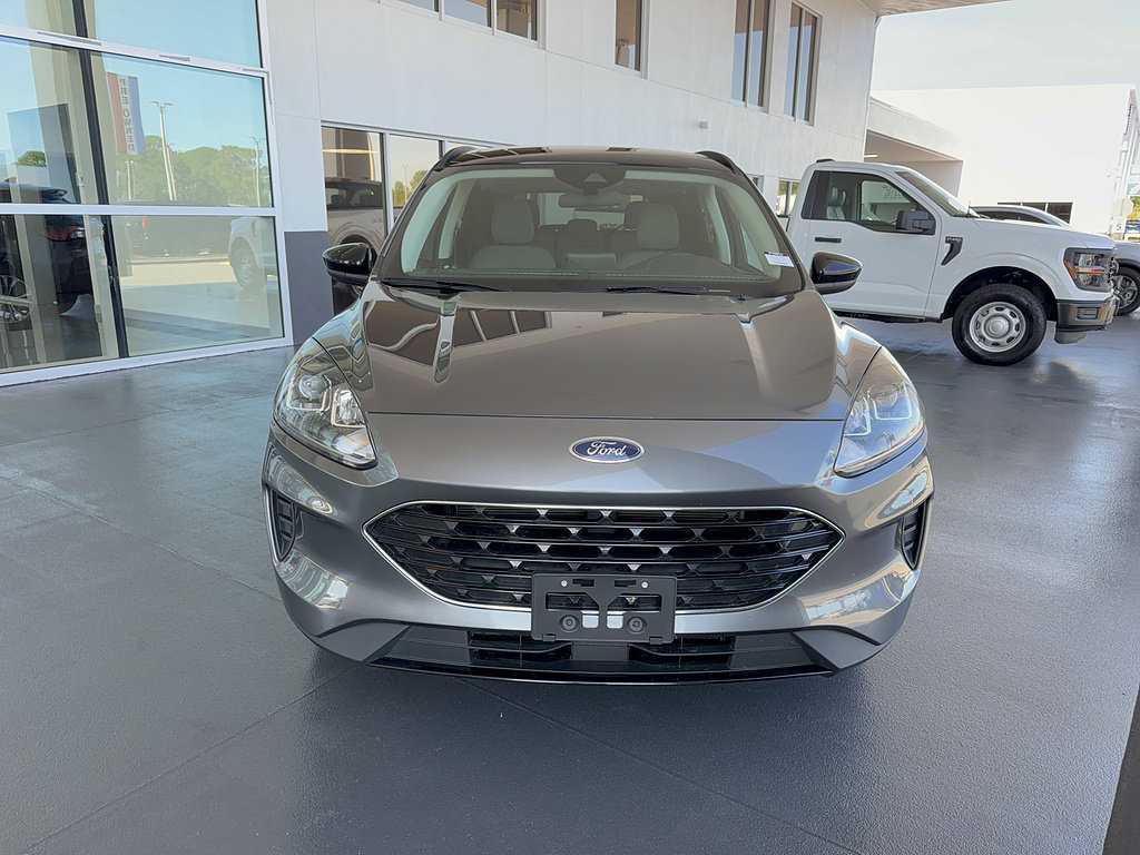 Certified 2022 Ford Escape SE w/ SE Sport Appearance Package AWD/4WD image 3