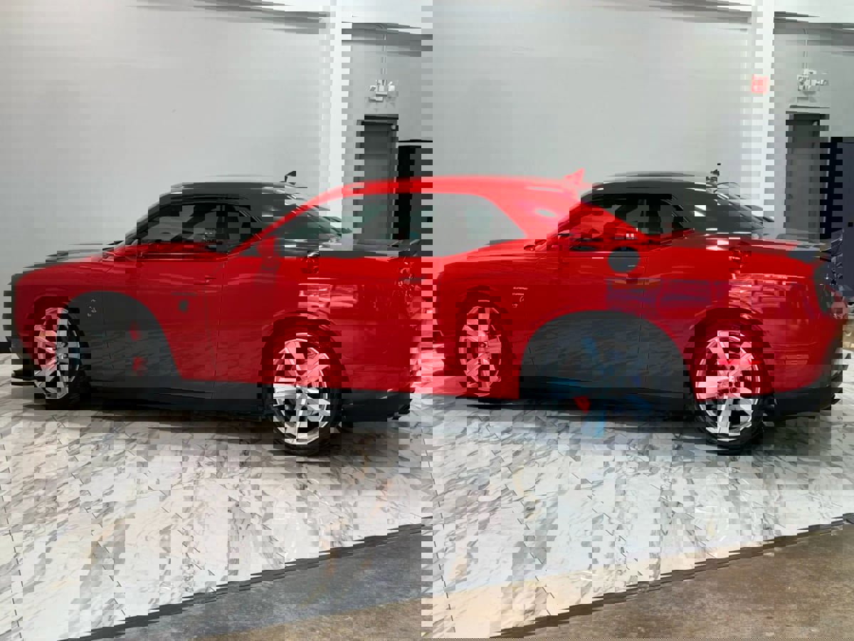 Used 2015 Dodge Challenger SRT Hellcat image 10