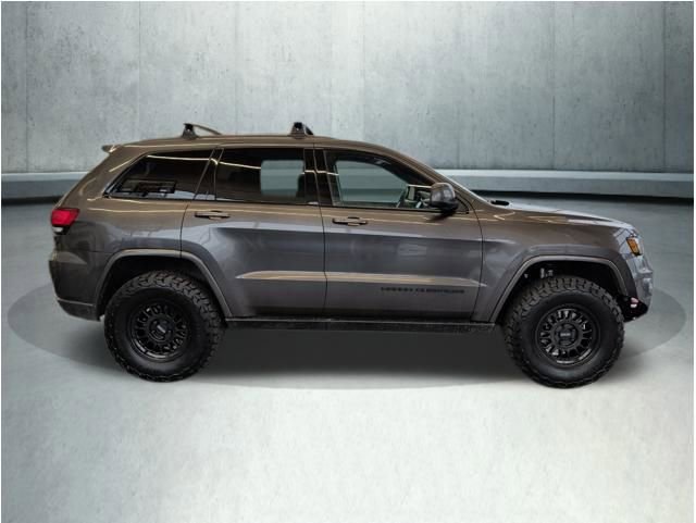 Used 2019 Jeep Grand Cherokee Altitude AWD/4WD image 8