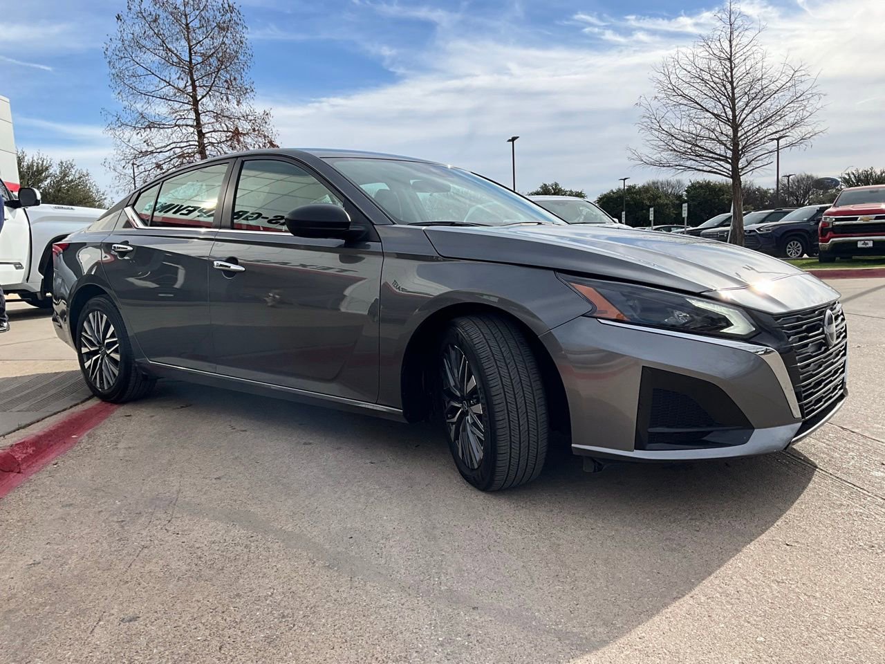 Used 2025 Nissan Altima 2.5 SV image 5