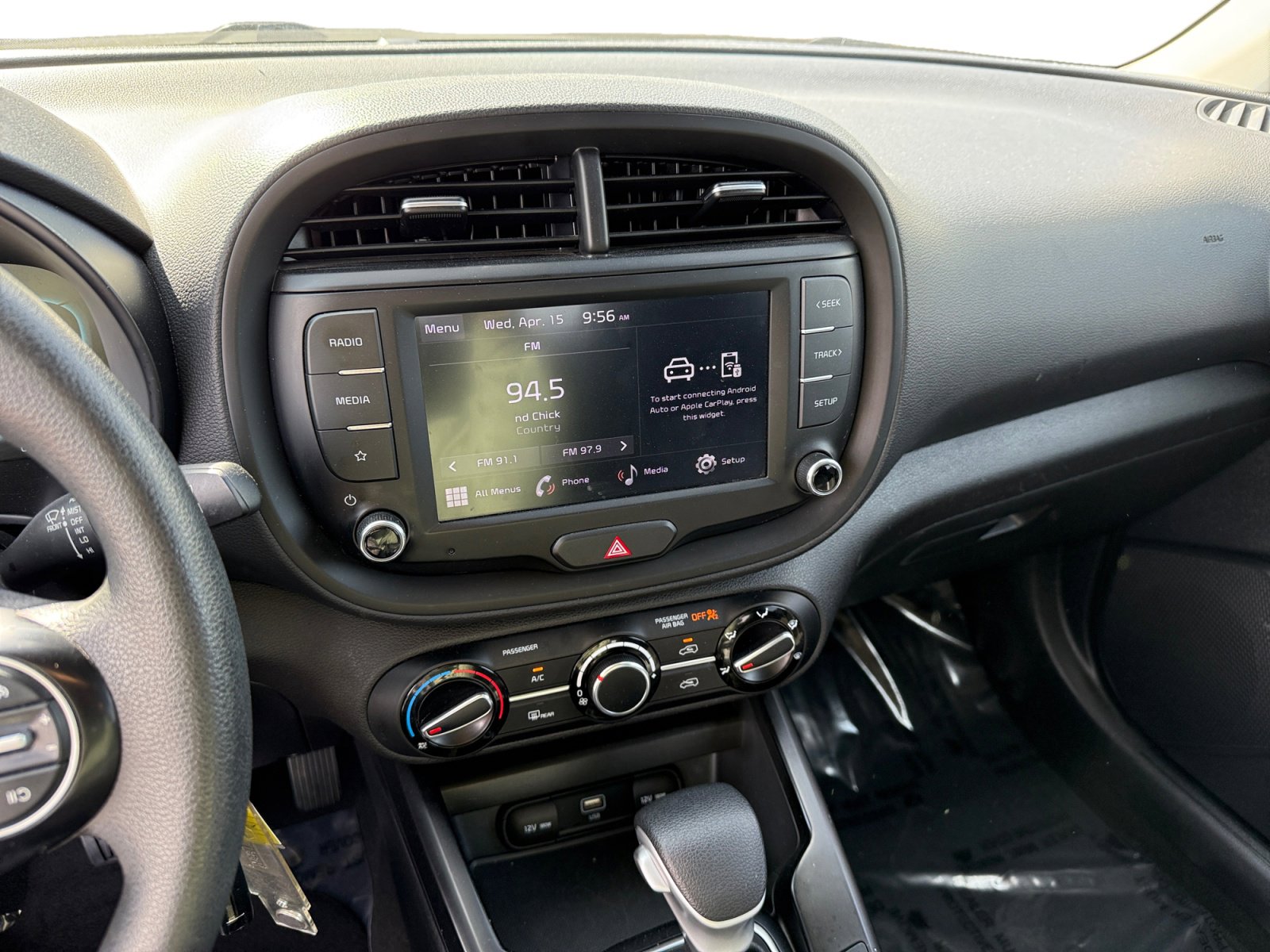 Used 2023 Kia Soul LX w/ LX Technology Package image 12