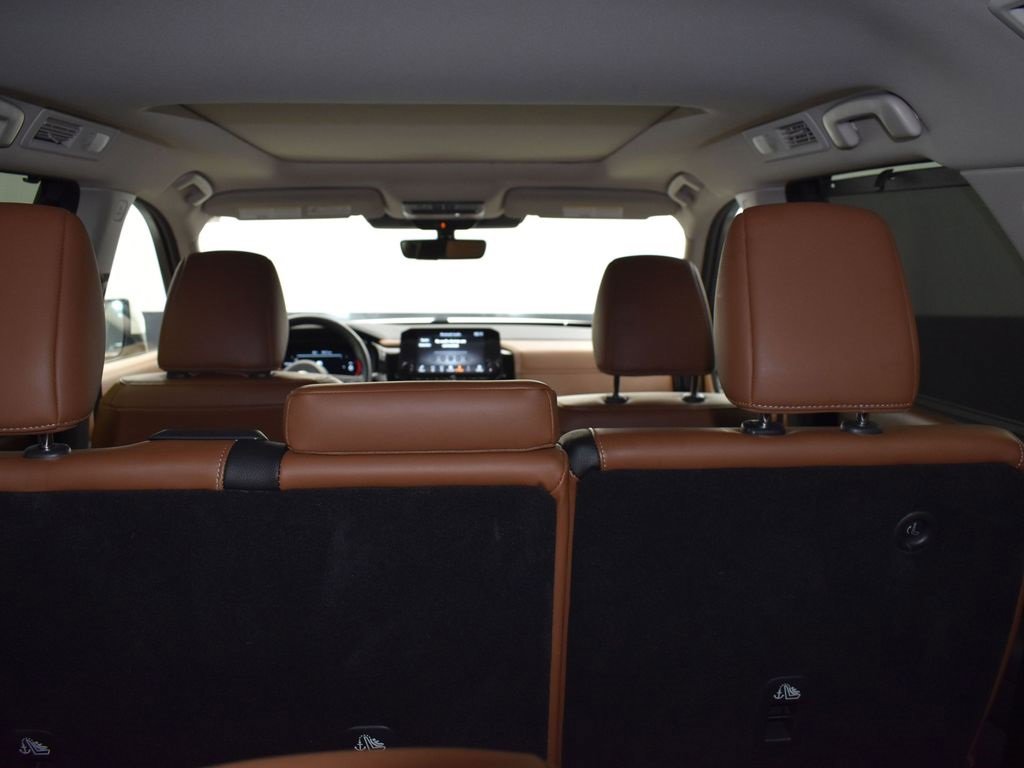 Used 2024 Nissan Pathfinder Platinum w/ Cargo Package image 19