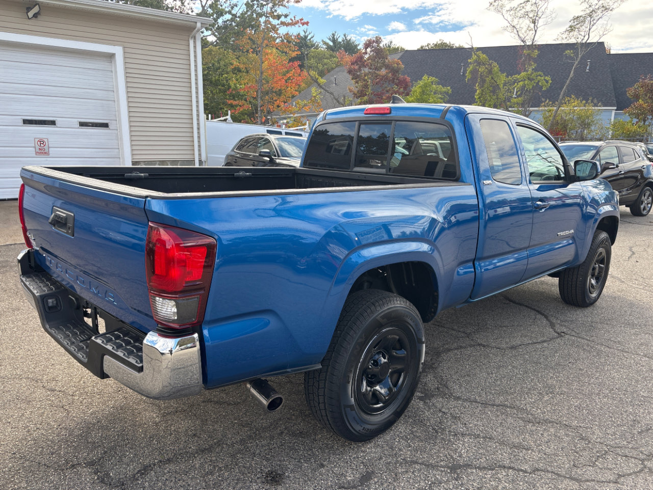 Used 2018 Toyota Tacoma SR5 image 5