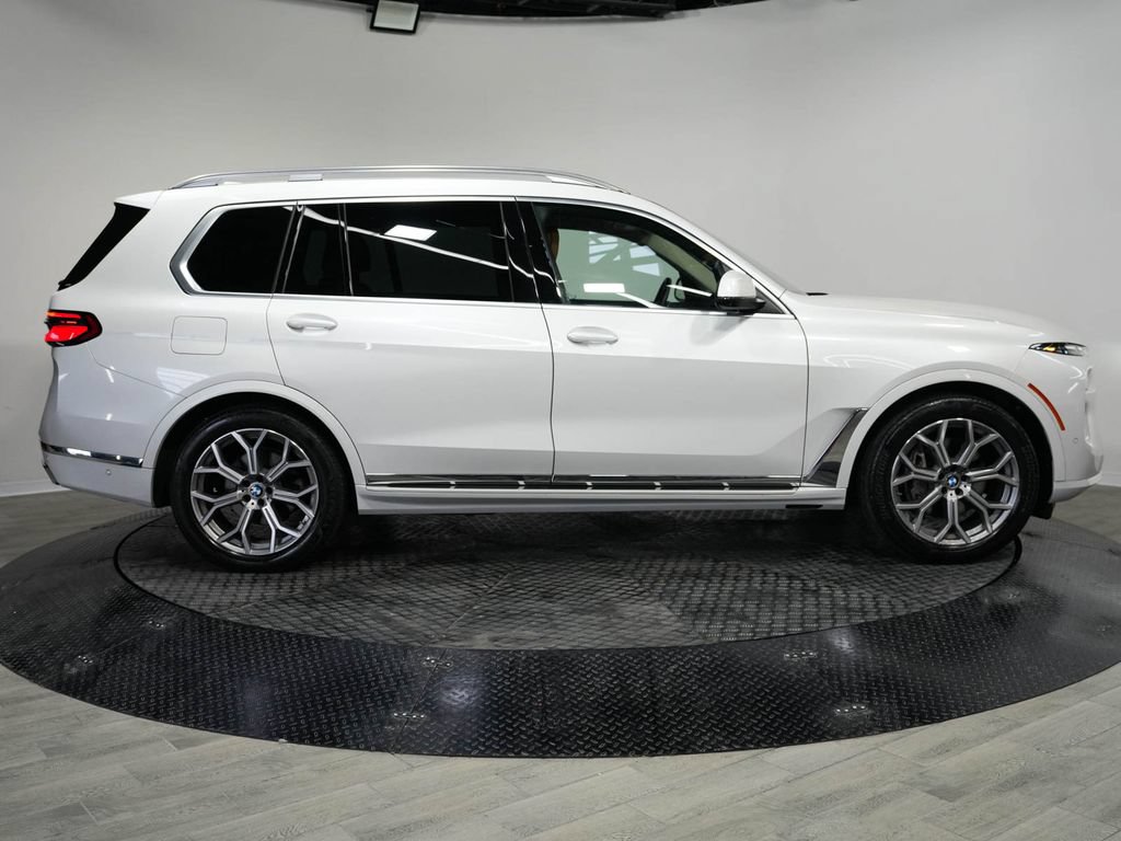 Used 2024 BMW X7 xDrive40i AWD/4WD image 5