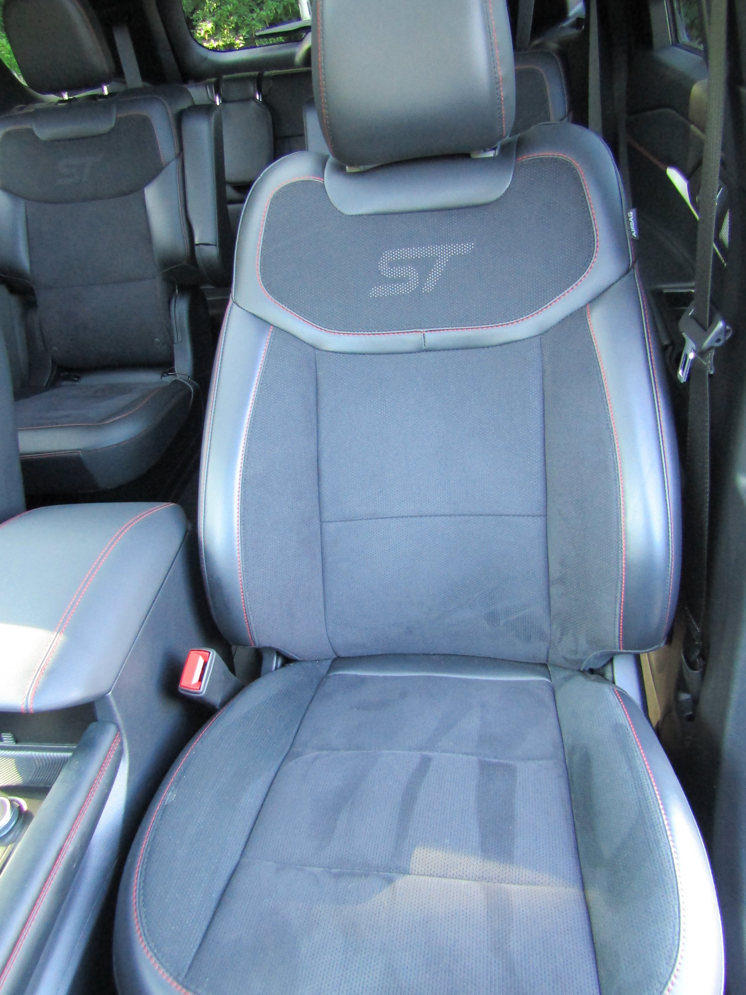 Used 2025 Ford Explorer ST w/ Sun And Sound Package AWD/4WD image 13