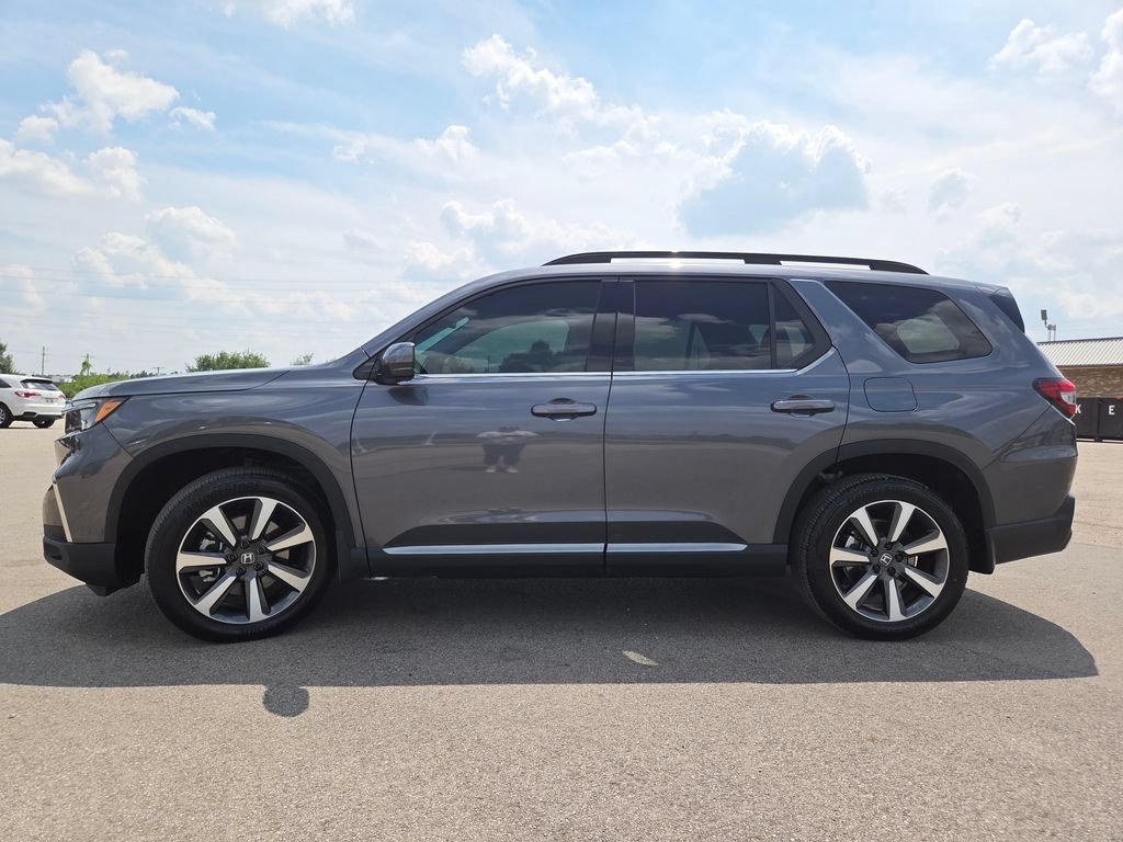 Used 2025 Honda Pilot Elite image 25