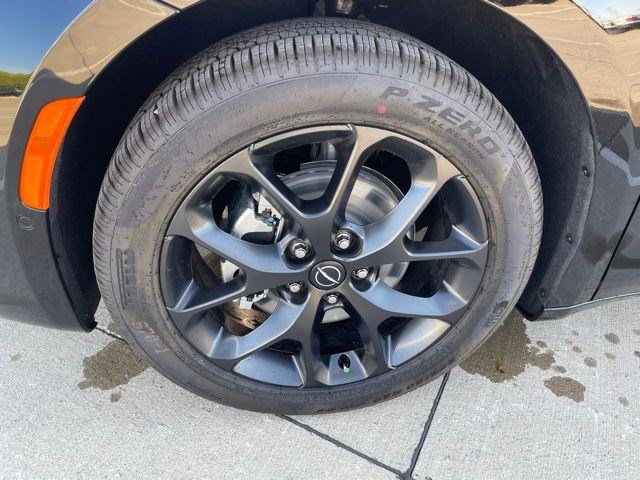 New 2026 Chrysler Pacifica Limited w/ S Appearance Package image 8