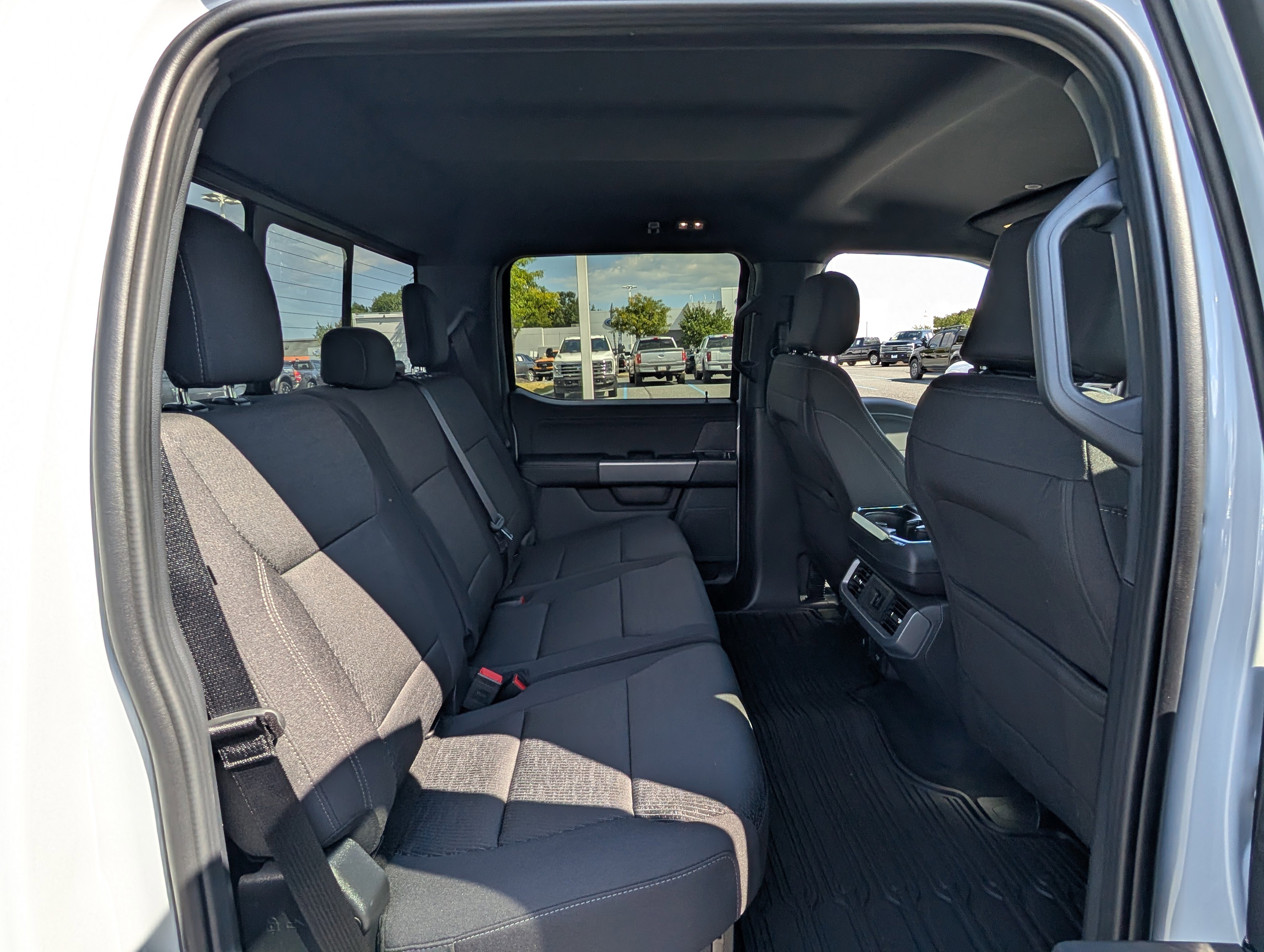 New 2025 Ford F150 XLT w/ Equipment Group 302A MID image 8